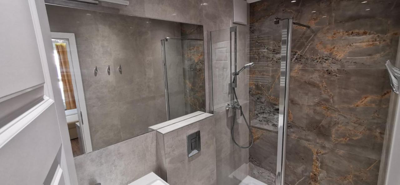 Wow Flou Przystan Letnica Apartamenty 700M Plaza Гданск Екстериор снимка